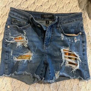 Judy Blue Printed Pocket Lining High Rise Cut Off Shorts!